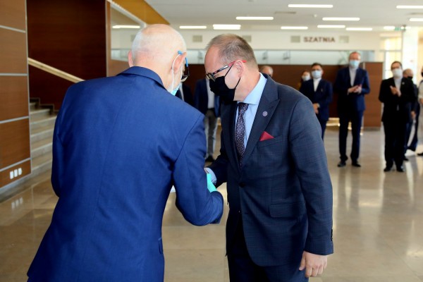 Click to zoom the picture.